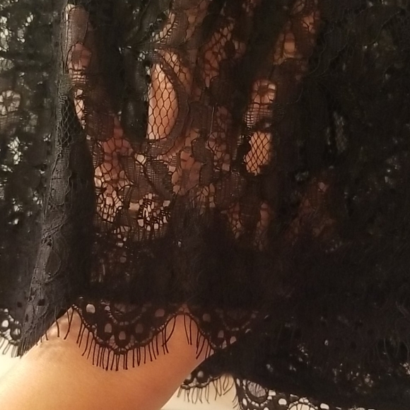 😍 Nordstrom new w/tags sassy black lace top 👌 🔥 - Picture 4 of 6
